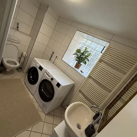 ARCOS Apartment - Geräumige 3-Zimmer-Wohnung mit 8 Einzelbetten - Perfekt für Familien, Gruppen oder Monteure *